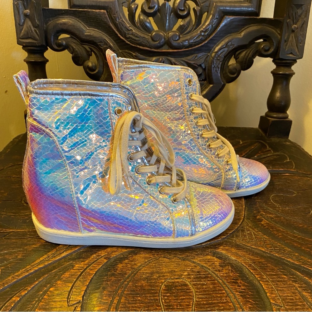 Deena & Ozzy Iridescent High-Top Sneakers